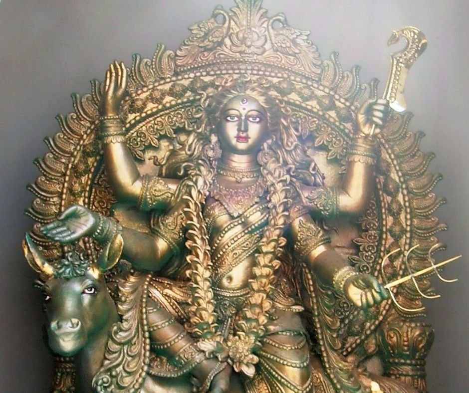 kalratri-mata-statue-painted-with-golden-color